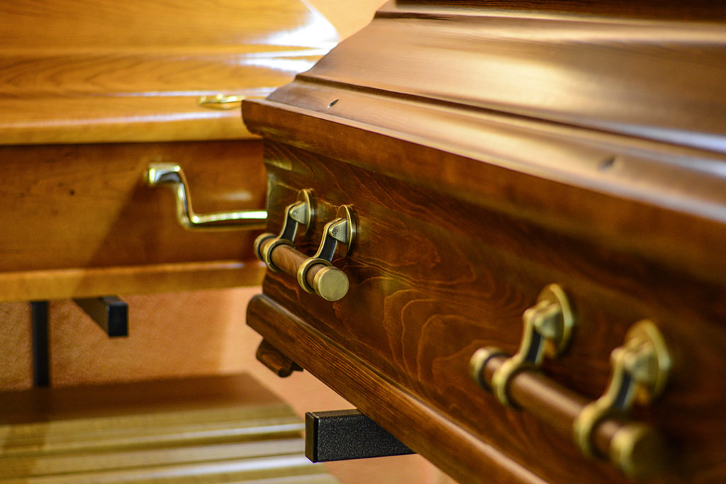 6 Ways to Reduce Funeral Costs & Save Money on Funeral ...